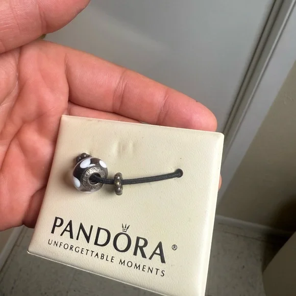VINTAGE Pandora Monochrome Charm with Silver Accents - Picture 2 of 3